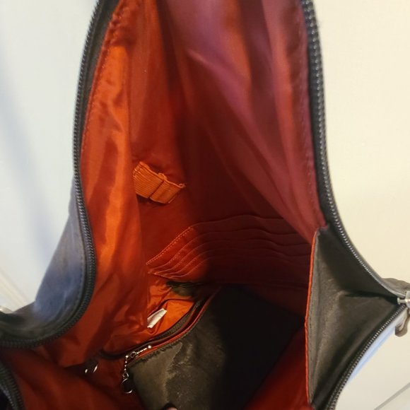 ZEALAND Crossbody Bag:  Great for Travel!  Two Pieces - Picture 6 of 7